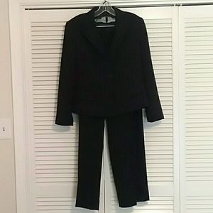 Casper Pinstriped Pants Suit